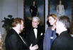 Vargas Llosa conversa con la Infanta Cristina en la edición de 1997