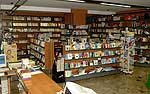 Las bazas de las librerías, para mantener las ventas, son el trato especializado y el sistema de reservas de libros de texto