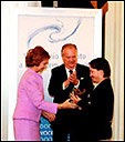 La reina Doña Sofía entregó el premio a un operario del servicio de emergencias 112