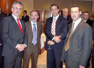 (De Izda. a Dcha.) Ulpiano García, Director Comercial de Primur; Isaac Martín, Presidente de la AVPPM y miembro de la FAVEP; Jordi Cabañas, Director de Primur-Zona Levante y Juan Pablo Mateos, director de 'Gaceta de Prensa', durante la Cena de Barcelona