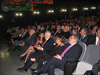 Entre los asistentes, Julio Maese, Director General de 'El Comercio', La alcaldesa de Gijón Paz Fernández, y el Presidente del Principado Vicente Álvarez