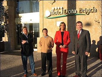 José Paniagua - Junta Directiva de la “ASVP”, Jesús González  - Presidente de la  Asociación , Eva Sánchez  -Dpto. de Congresos y Banquetes del Salamanca Forum Resort  y Juan Ramón González (Consulproyect)

