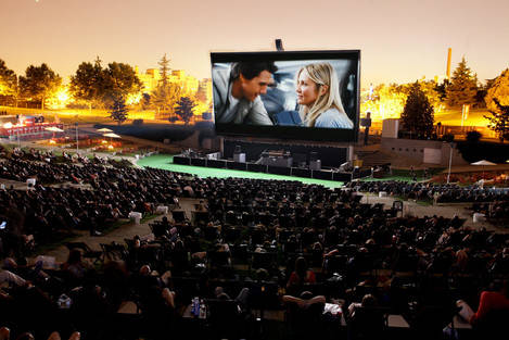OPENSTAR: Sevilla tiene en julio el cine de verano más grande del mundo