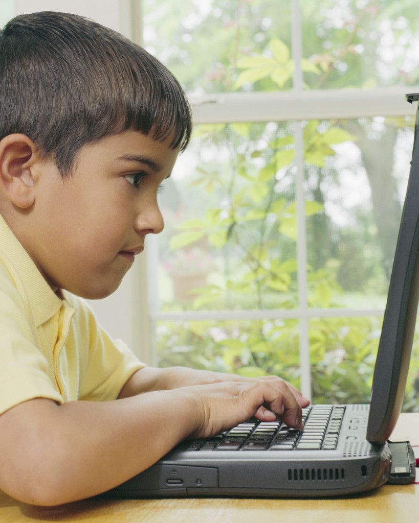 Los niños gallegos están a la cabeza en el uso de internet lejos de la supervisión paterna