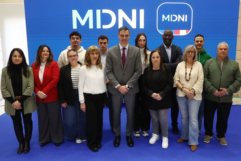 Sánchez presenta la app 'MiDNI' para tener el DNI en el móvil