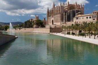 El gasto de turistas internacionales en España alcanza los 118.612 millones de euros hasta octubre, un 7% más que el año pasado