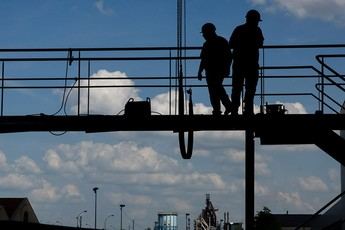 El desempleo cae por debajo de 2,5 millones en mayo, la cifra más baja desde 2008