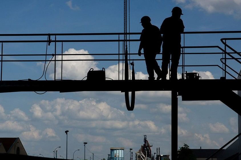 El desempleo cae por debajo de 2,5 millones en mayo, la cifra más baja desde 2008