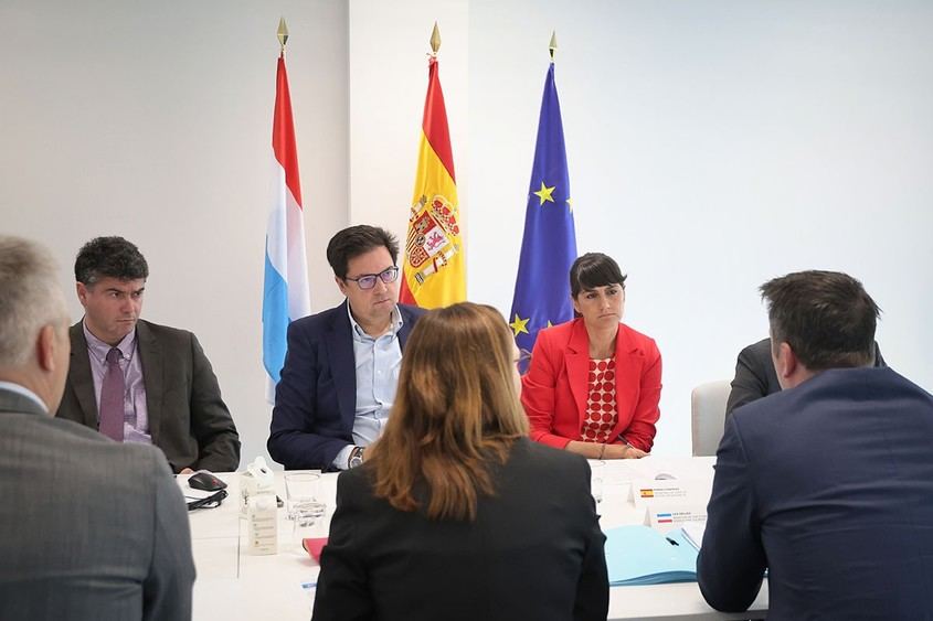 Óscar López discute avances tecnológicos con ministros de Luxemburgo