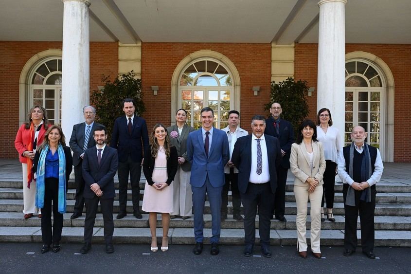 Sánchez se reúne con líderes del pueblo gitano en su día internacional