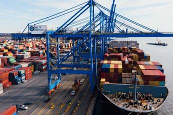 Las exportaciones españolas crecen un 0,8% en mayo, superando a las principales economías europeas
