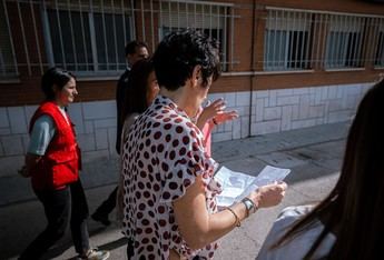 Elma Saiz celebra el Día del Refugiado en Carabanchel
