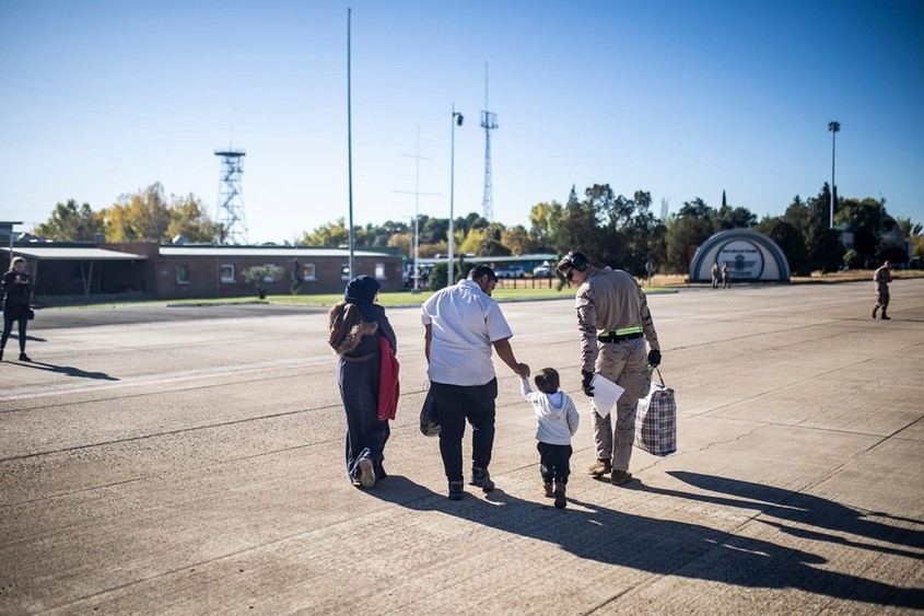España evacúa a 19 menores heridos de Gaza para atención médica