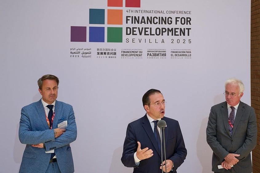 España aumenta su apoyo financiero para combatir el sida, malaria y tuberculosis