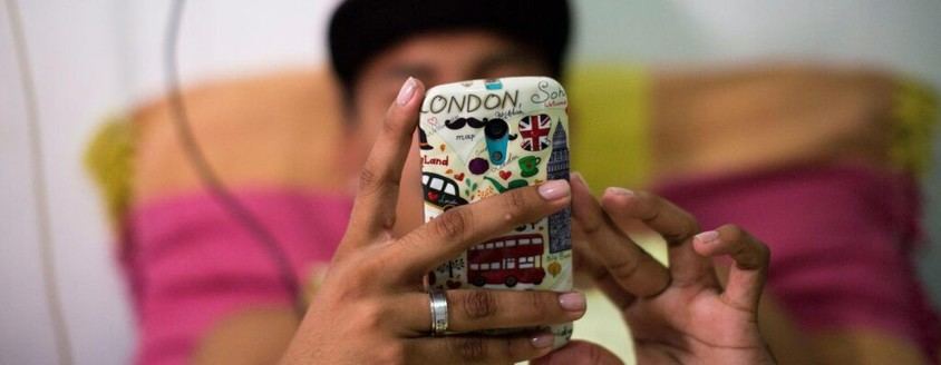 Redes sociales, nueva vía de reclutamiento para jóvenes en Colombia