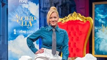 Henar Álvarez presenta 'Al cielo con ella' en La 1 con Shakira como invitada especial