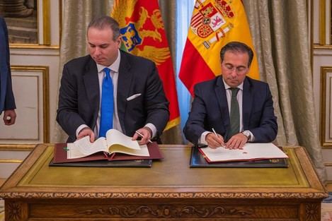 Albares y Montenegro firman acuerdo para impulsar la integración europea