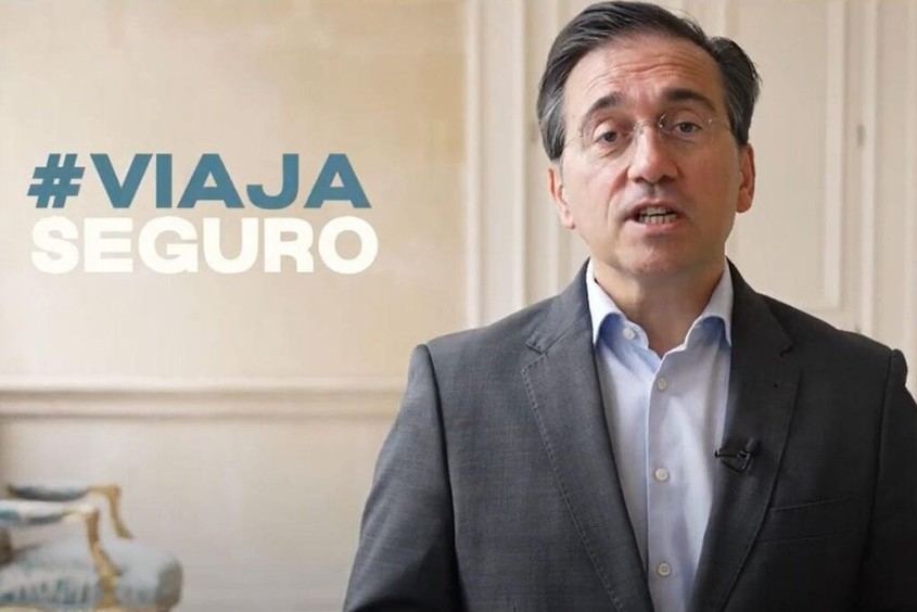 Albares presenta la campaña #ViajaSeguro para unas vacaciones sin preocupaciones en el extranjero