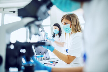 El Gobierno destina 75 millones de euros a casi 400 proyectos de investigación en salud