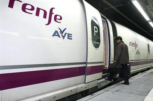 Renfe y autobuses ofrecerán abonos gratuitos desde mayo y junio
