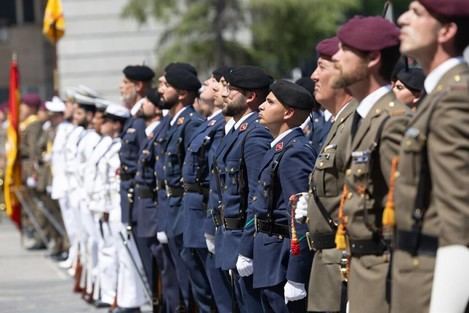 Defensa anuncia 4.527 plazas para tropa y marinería en 2026