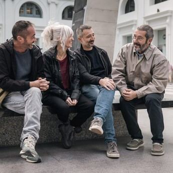 Disney+ lanza la serie documental "Abandonados" sobre tres hermanos en busca de su identidad