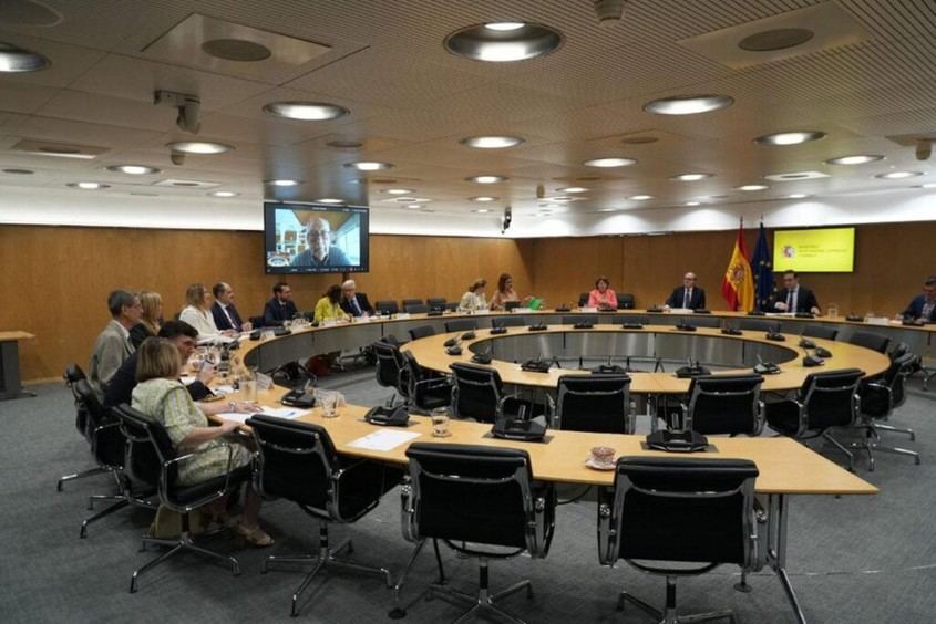 Casi toda la población de España tiene acceso a servicios financieros