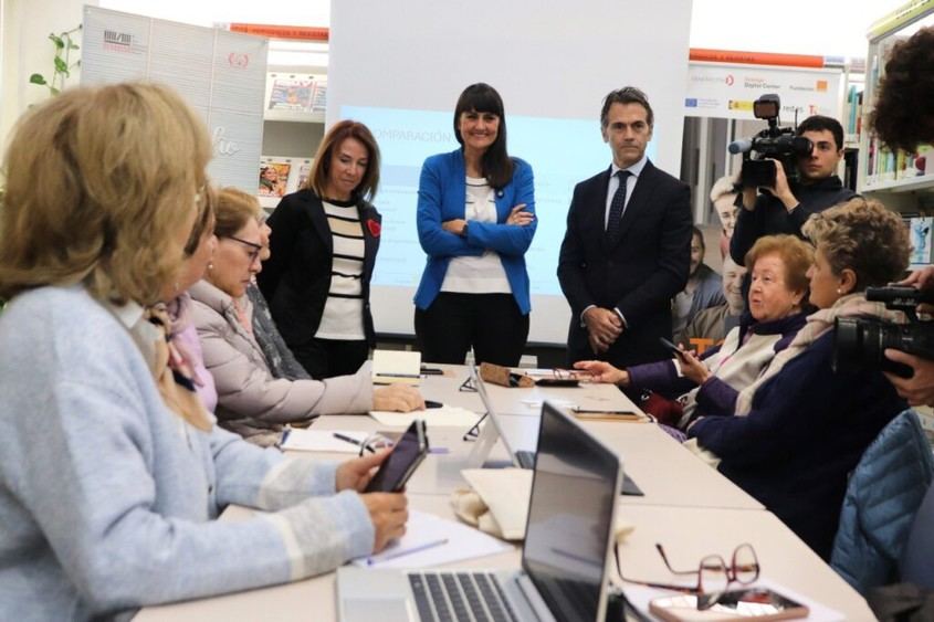 Gobierno capacita a más de 475,000 personas vulnerables en habilidades digitales básicas