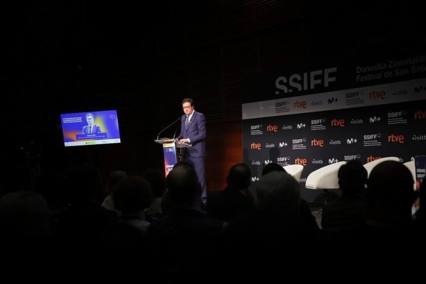 Óscar López destina 4,9 millones de euros para potenciar el cine español