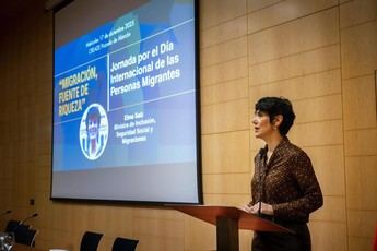 Elma Saiz destaca el papel de España en la defensa de los derechos migratorios
