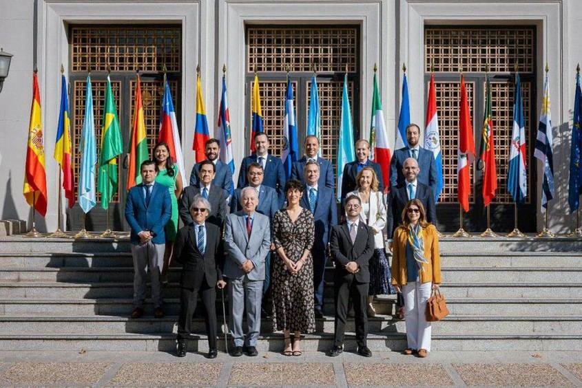 Elma Saiz defiende la igualdad entre migrantes en reunión con embajadores iberoamericanos