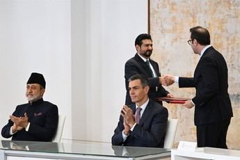 España y Omán firman acuerdo para fortalecer inversiones económicas