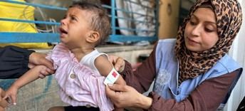 Crisis en Gaza: Bebés desnutridos mientras ayuda humanitaria permanece estancada