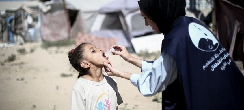 Vacunación en Gaza: un esfuerzo vital para proteger a los niños afectados por el conflicto