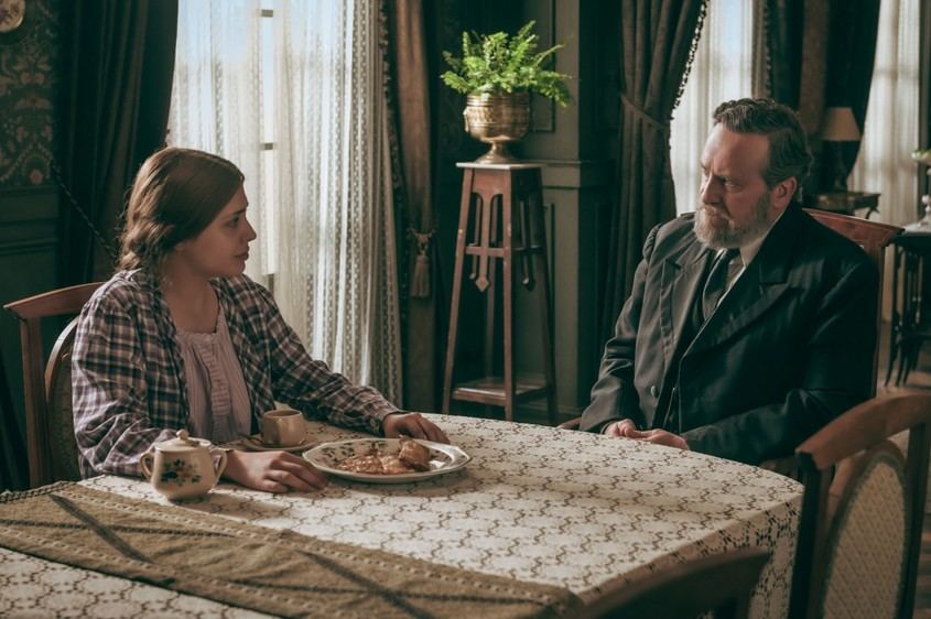 Elena se entera del peligro que representa su suegro en 'La Favorita 1922'
