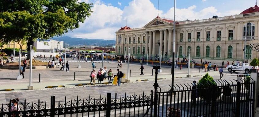 Interpol emite notificaciones rojas contra activistas salvadoreños en un caso de represión transnacional