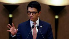 Presidente de Madagascar se oculta tras advertencias de intento de golpe de estado
