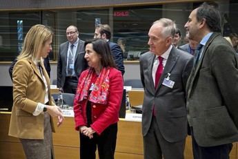 Robles destaca la unidad europea en apoyo a Ucrania durante reunión de Defensa en Bruselas