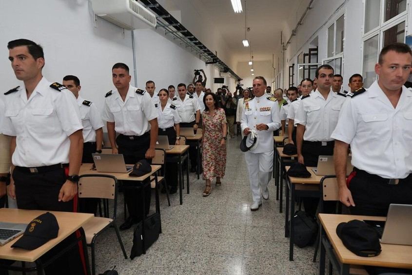 Margarita Robles da inicio al curso 2025/2026 en la Escuela de Suboficiales de la Armada