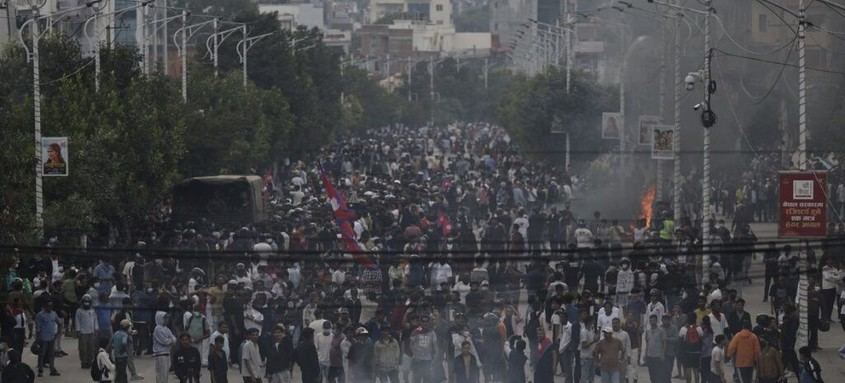 Nepal: Dimite el primer ministro tras protestas violentas y muertes de manifestantes