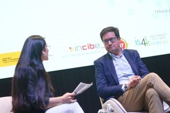 Óscar López insta a los jóvenes a utilizar el 017 de INCIBE ante el acoso digital