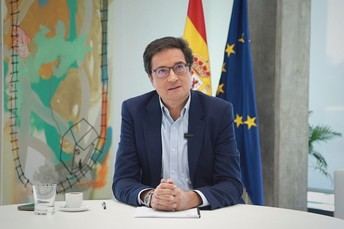 Óscar López destaca el papel de la IA en la modernización de la Administración Pública ante la OCDE