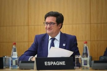 Óscar López destaca la reindustrialización verde y digital como clave para el crecimiento de España ante la OCDE