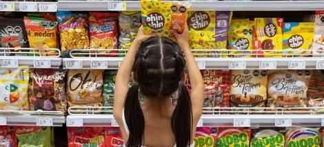 Obesidad infantil alcanza niveles récord, superando el bajo peso globalmente