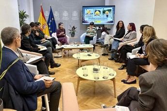 Gobierno español regulará el 'sharenting' para proteger a los niños en redes sociales