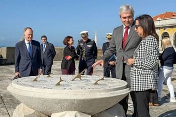 Robles destaca la importancia de las Fuerzas Armadas y la industria de Defensa en España