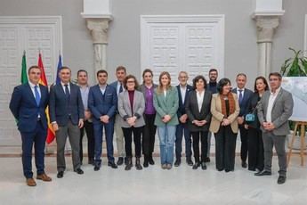 El Gobierno entrega 35 millones en ayudas a municipios cercanos a Doñana