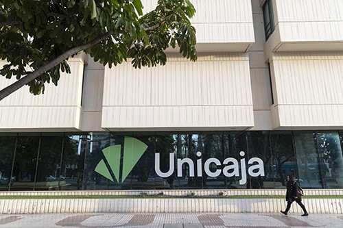 Unicaja renueva su apoyo al Premio Miguel Delibes de Periodismo