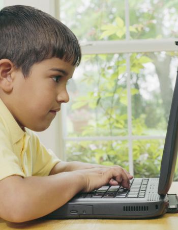 Los niños gallegos están a la cabeza en el uso de internet lejos de la supervisión paterna